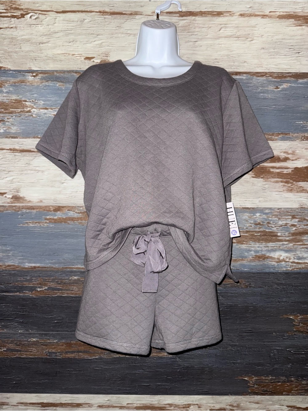 HUE Soft Quilted lounge set Sleep Top and Shorts in Gray sleepwear XL NWT